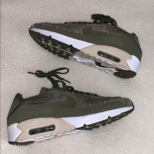 Women’s Nike air max’s